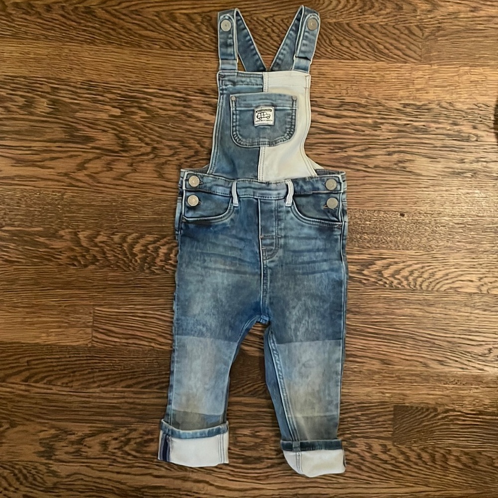 Adorable H&M jean overalls. Blue denim